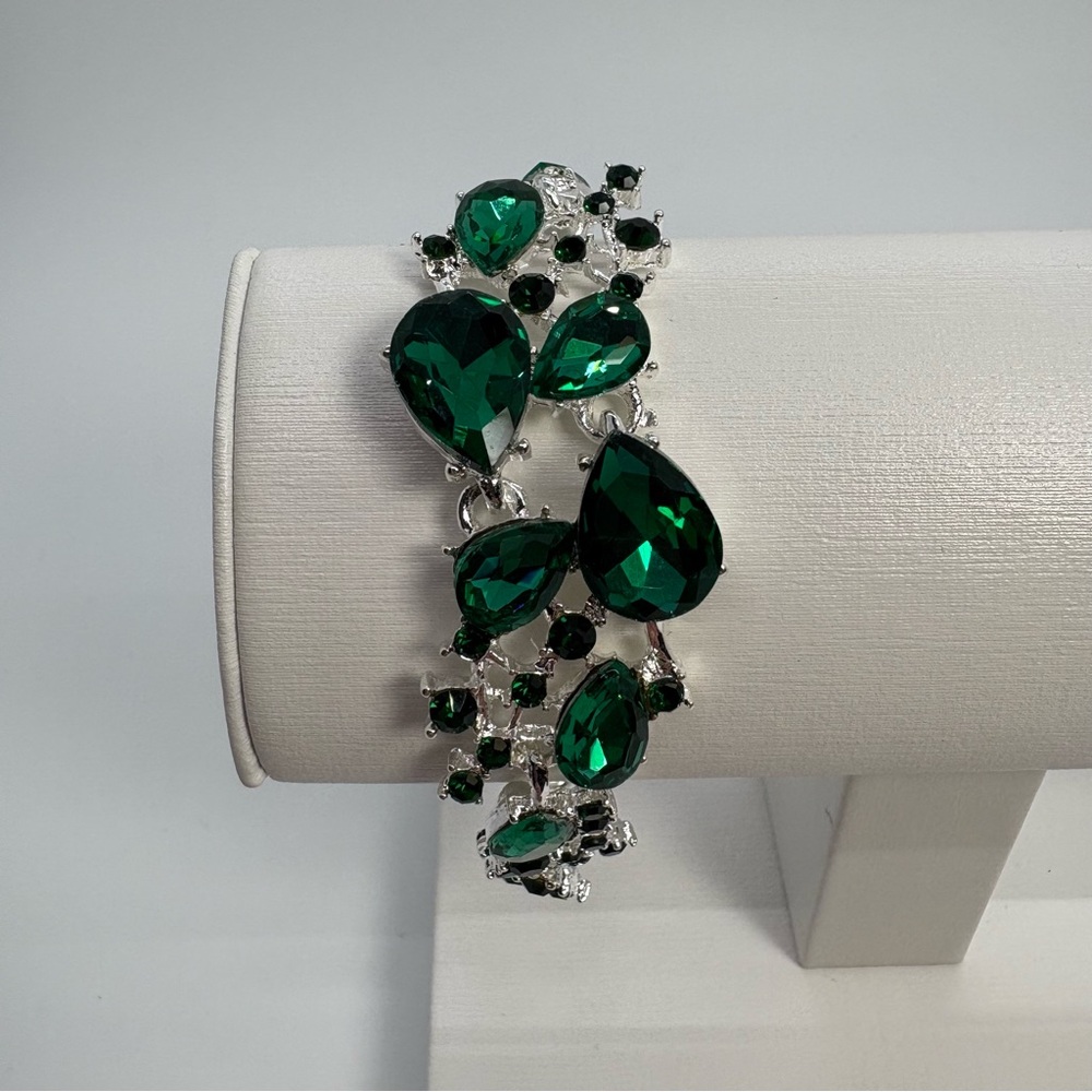 Green Emerald Crystal Rhinestone Teardrop Bridal Party Silver Tone Bracelet